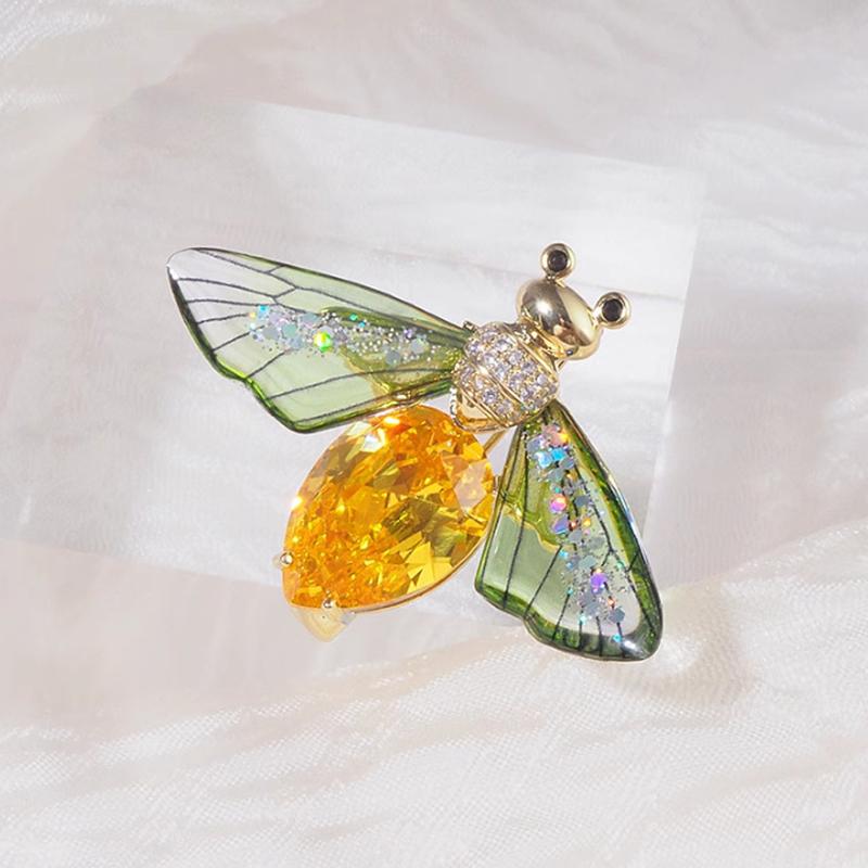 Versatile Cartoon Bee Brooches For Women Girls Exquisite Cute Pins Temperament Shiny Corsage Clothing Accessories Gifts