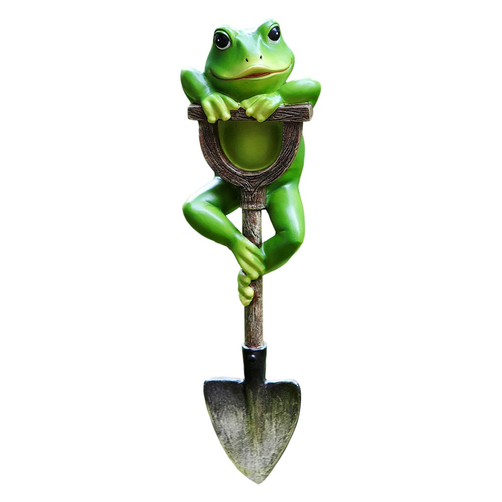 Frog Garden Statue Lawn Ornament Cute Frog Figurines on Shovel Ornament for Outdoor Patio Yard Decorations