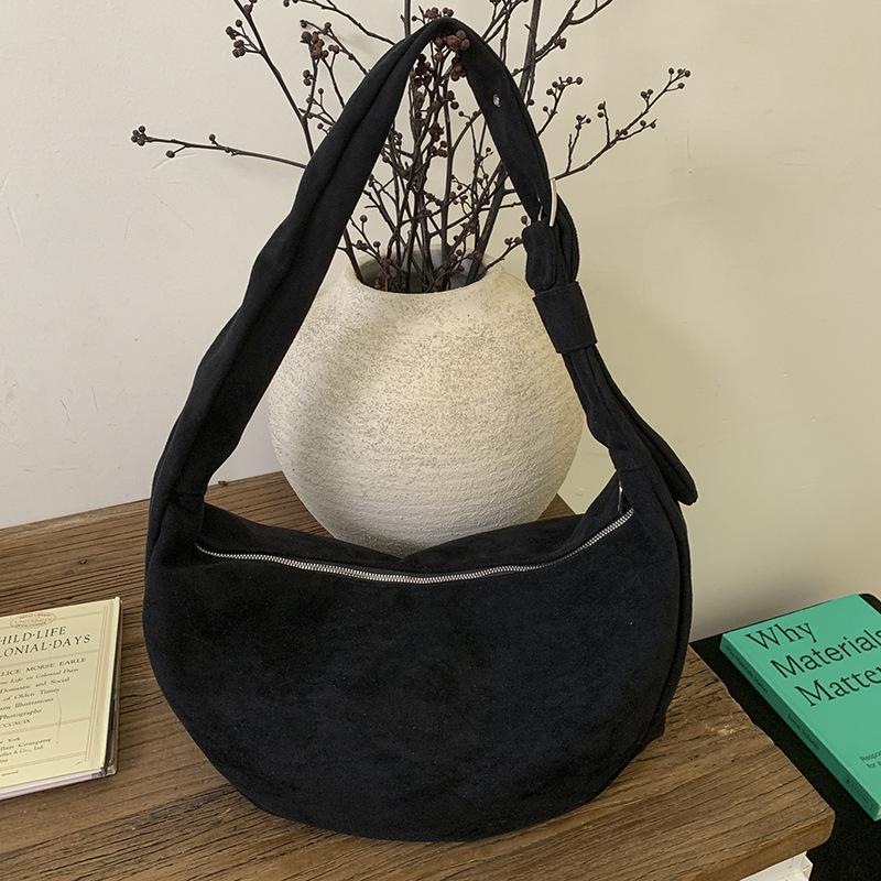 Suede large-capacity retro dumpling bag, new women's commuter casual oblique span single shoulder armpit bag