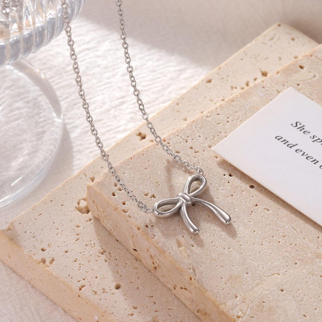 Bowknot Pendant Necklace Women Fashion Clavicle Chain Jewelry Gift