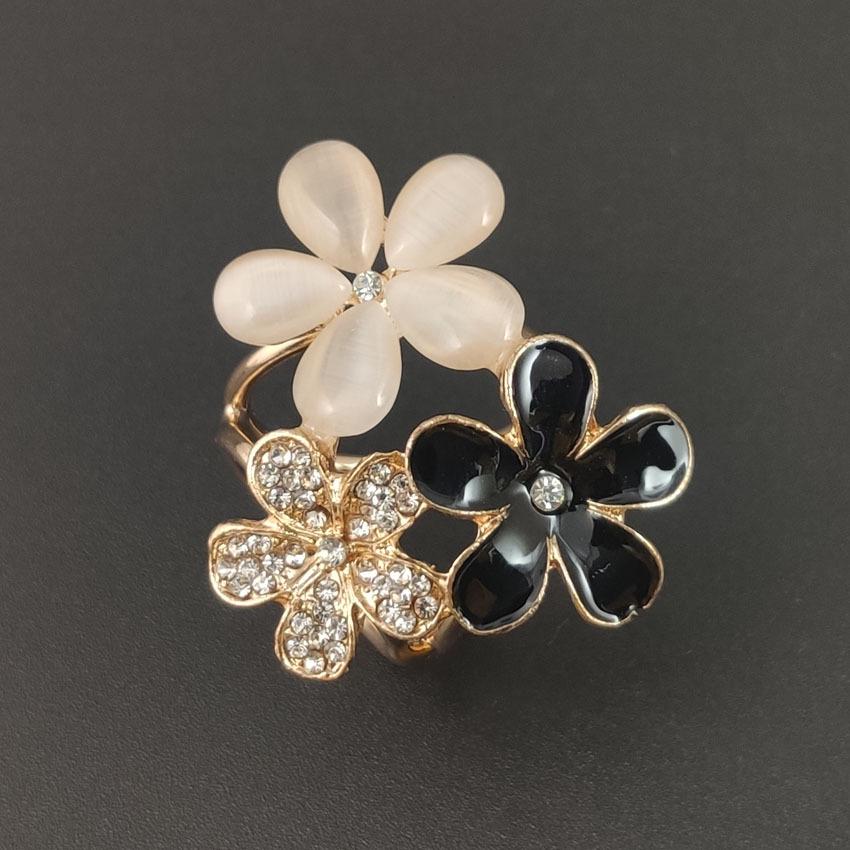 Versatile Floral Rhinestone Scarf Buckle with Cat s Eye Stone - Personalized Three-Ring Alloy Accessory