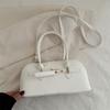 Simple niche portable commuter bag women's new fashionable retro underarm bag simple large-capacity messenger bag