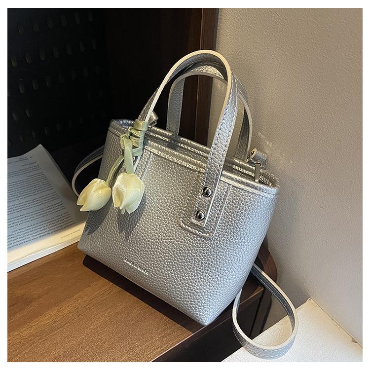 Simple and high-end hand-carried bucket bag, women's trendy fashion new single shoulder oblique span women's bag