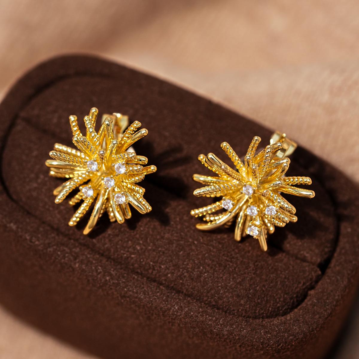 Позолоченный огненный ушной кафф с цирконием – Персонализированные, Универсальные, Легкие Люксовые Серьги с Ощущением Высокого Качества