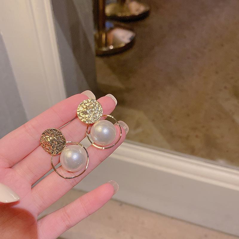 

Корейські Високоякісні Срібні Пусети S925 з Перлами – Елегантний Нішевий Дизайн для Жінок