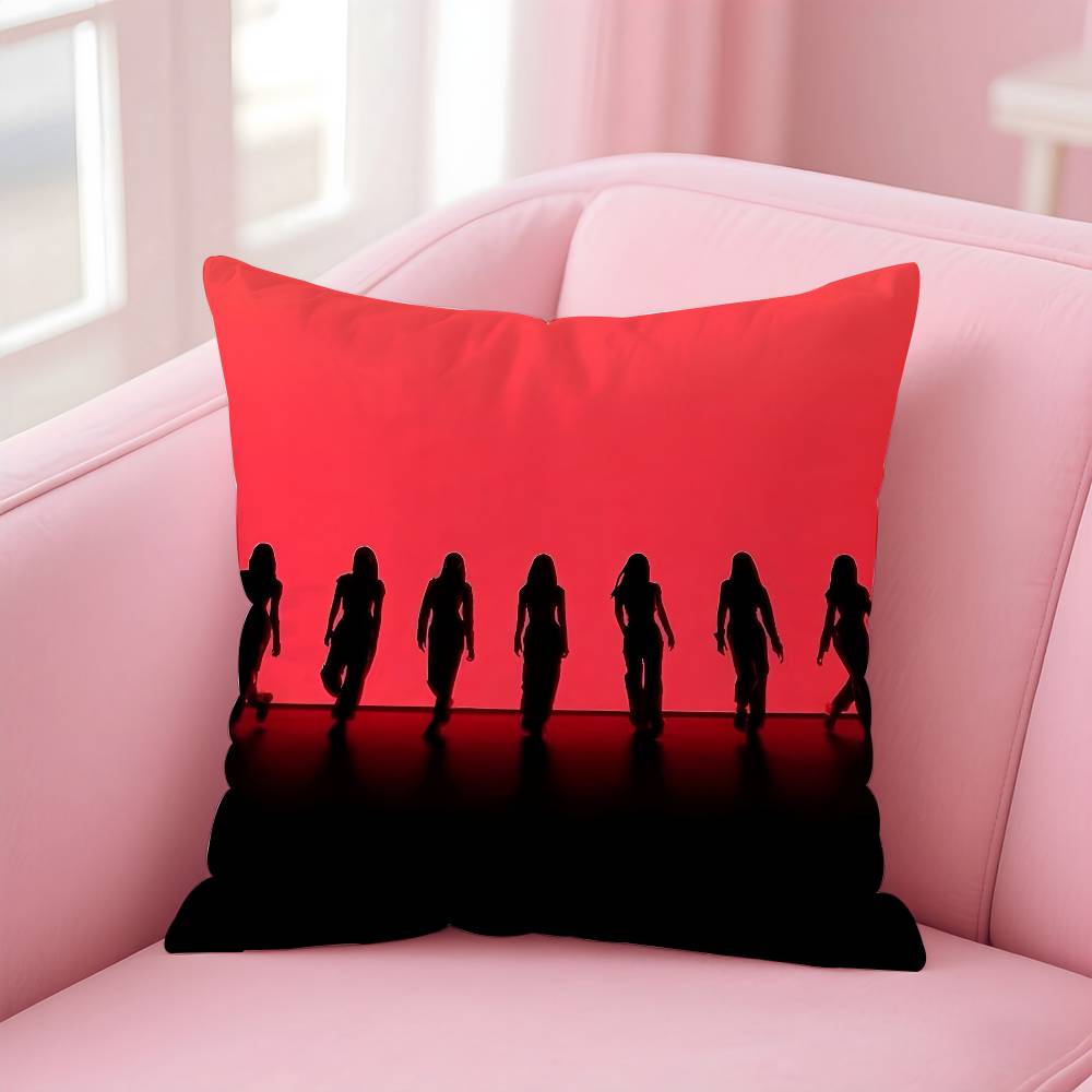 

Крутая KPOP B-BABYMONSTER Наволочка Подушка против пылевых клещей Подушка Невидимая молния Шелковистый короткий плюш Чехол на подушку для дивана 16x16Inch