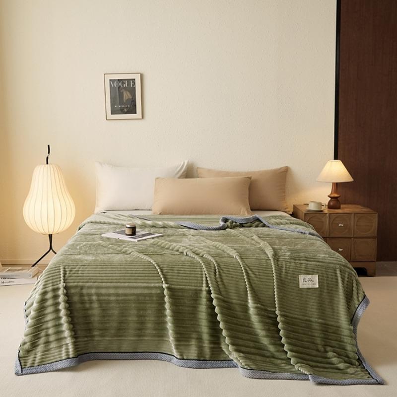 High-gram weight skin-friendly magic velvet glutinous velvet jacquard pull blanket blanket can be used in all seasons