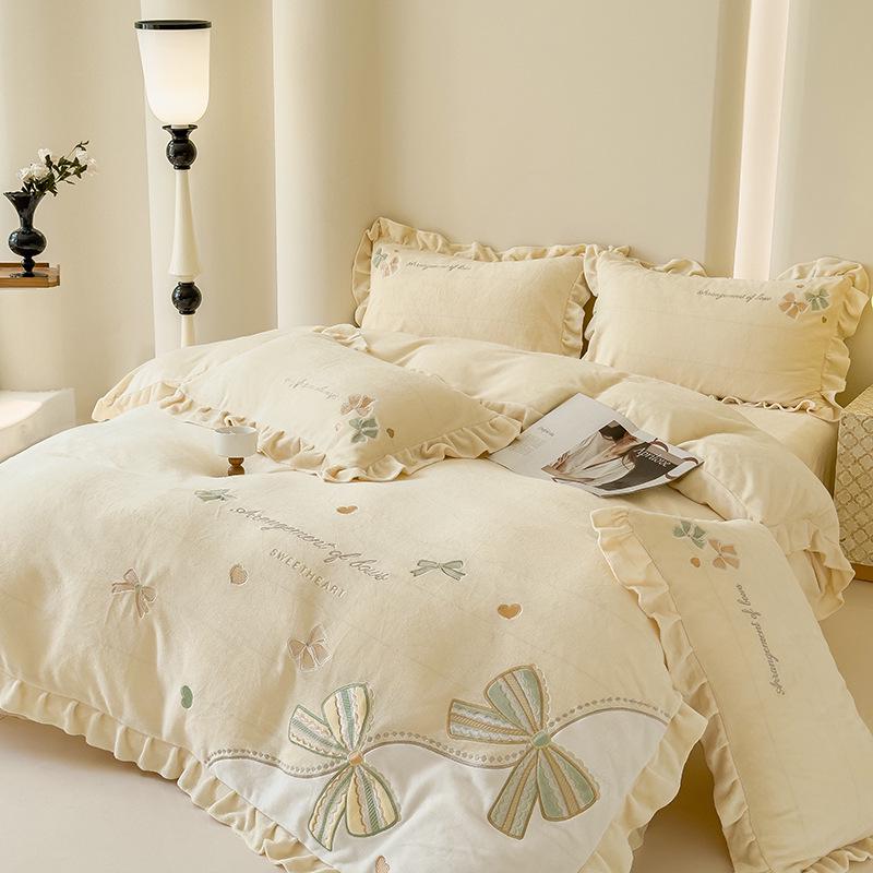 Set de lenjerie de pat gros, călduros, din catifea de lapte, dantelă și fleece de corali - Design confortabil antistatic pentru toamnă/iarnă