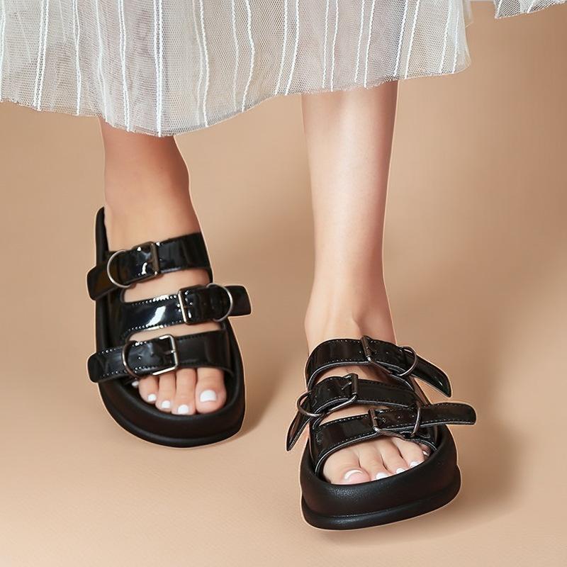 Korean-style Simple Flip-flops for Women, 2025 New Summer Fashion and Versatile Sponge Cake Thick-soled Beach Shoes for Women