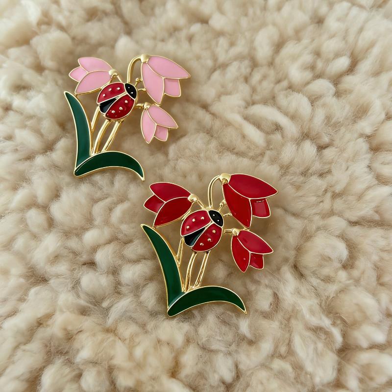 Flower Animal Bee Brooch Shirt Dress Pin Women Clothing Coat Accessries Gifts