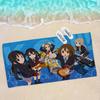 Anime K-On Mikrofaser Bedrucktes Strandtuch Bergsteigen Yoga Strand Schwimmen Laufen Saugfähiges Weiches Handtuch