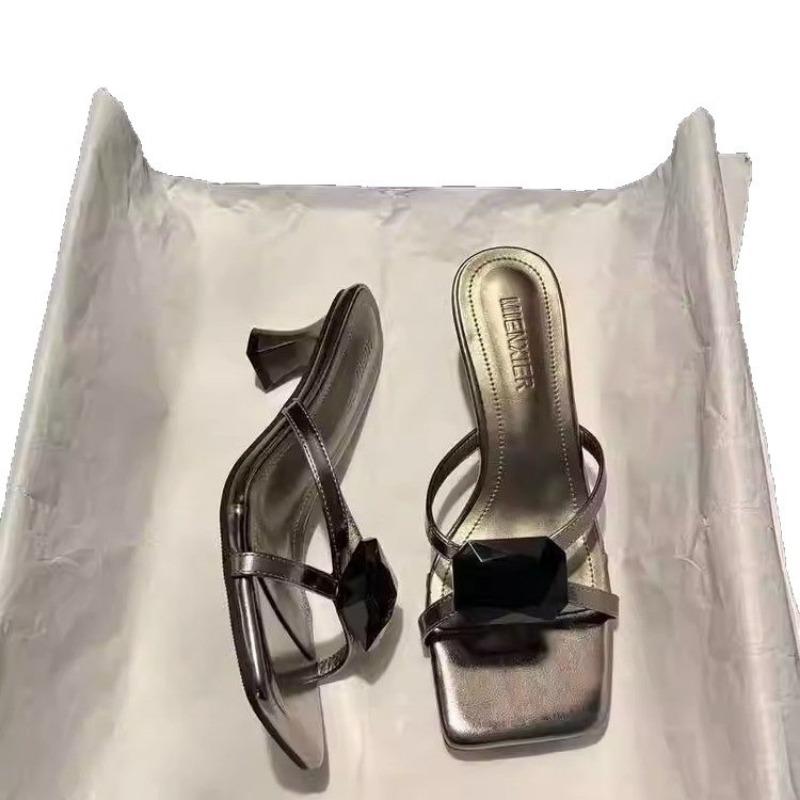 High-end rhinestone cool slippers women's summer new outer wear square head exquisite temperament silver high heels sandals