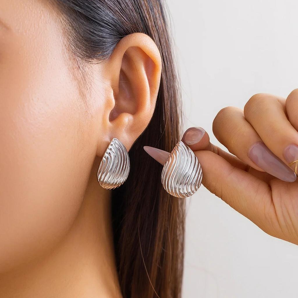 Trendy Geometric Lotus Leaf Shape Pendant Drop Earrings for Women Gold Color Hanging Earrings Ladies Jewelry Wedding Party Gift