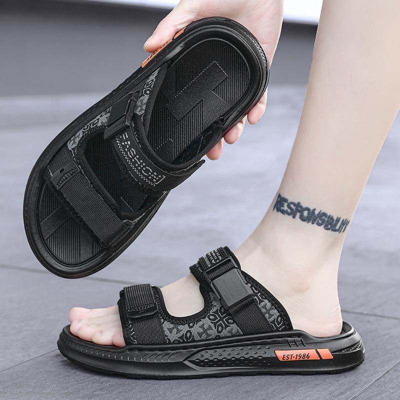 

Sandals men s 2025 new summer wear soft-soled non-slip slippers driving fashion cool slippers casual beach shoes 39