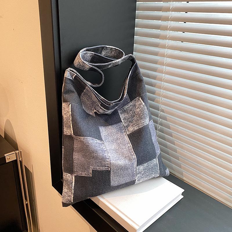 Lightweight and versatile canvas women's bag tote bag women's large-capacity student leisure bag 2025 new plaid shoulder bag