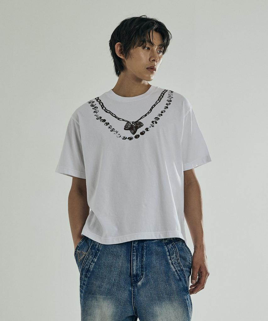 VONVAT Necklace Graphic Crop Short Sleeve Tee (White)
