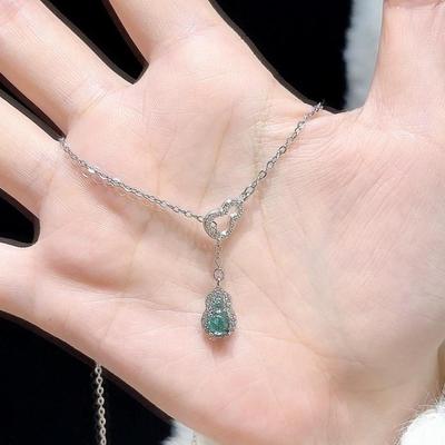 Kürbisflasche Halskette: Elegante Damen Clavicle Kette aus Titanstahl im chinesischen Stil