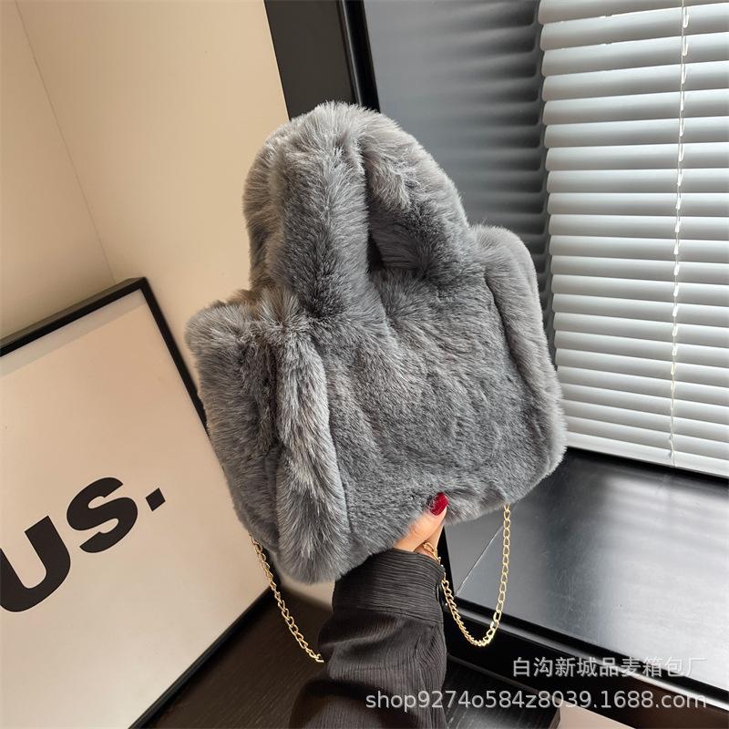 Fashion Popular Portable Fluffy Small Bag Women's 2025 New Autumn and Winter Plush Shoulder Bag Foreign Style Chain Messenger Bag