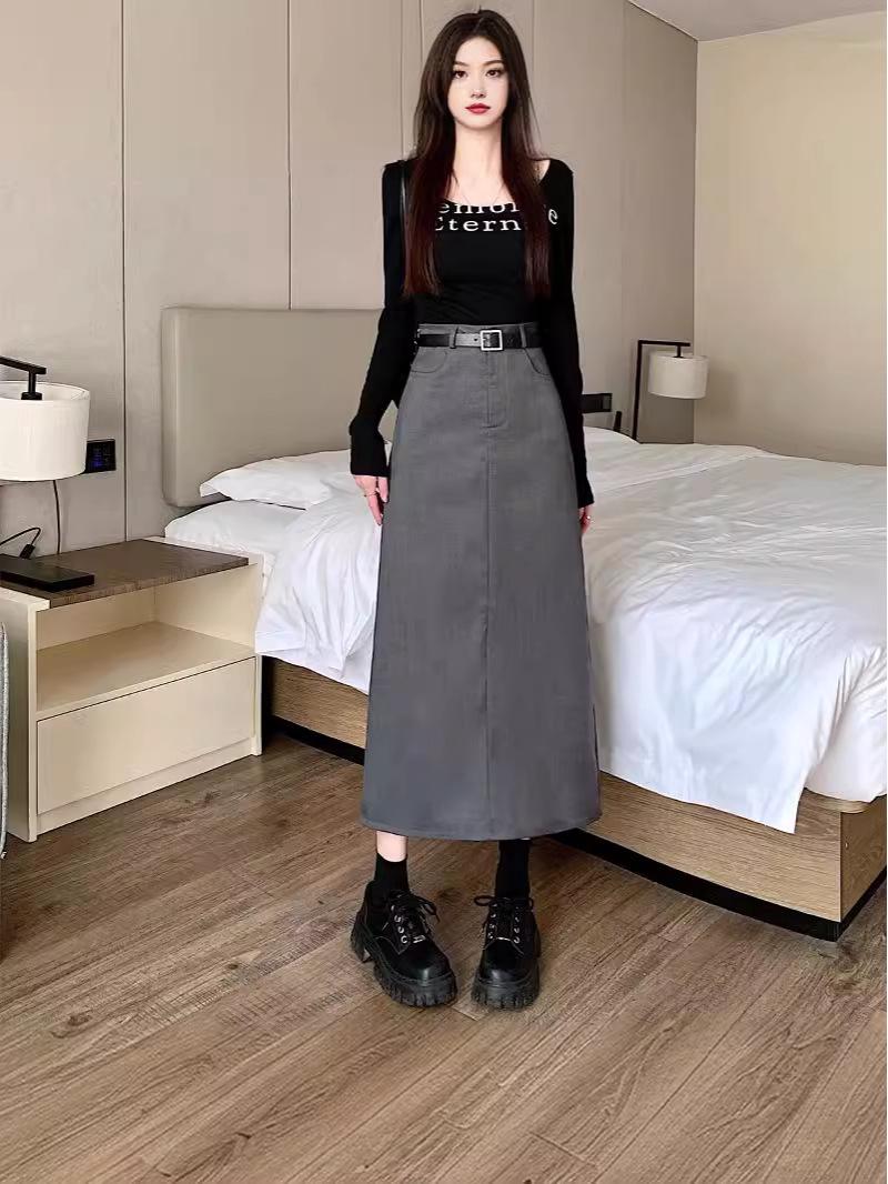 

High-Waist Gray A-Line Skirt: Flattering, Mature Style for Plus-Size Women XS