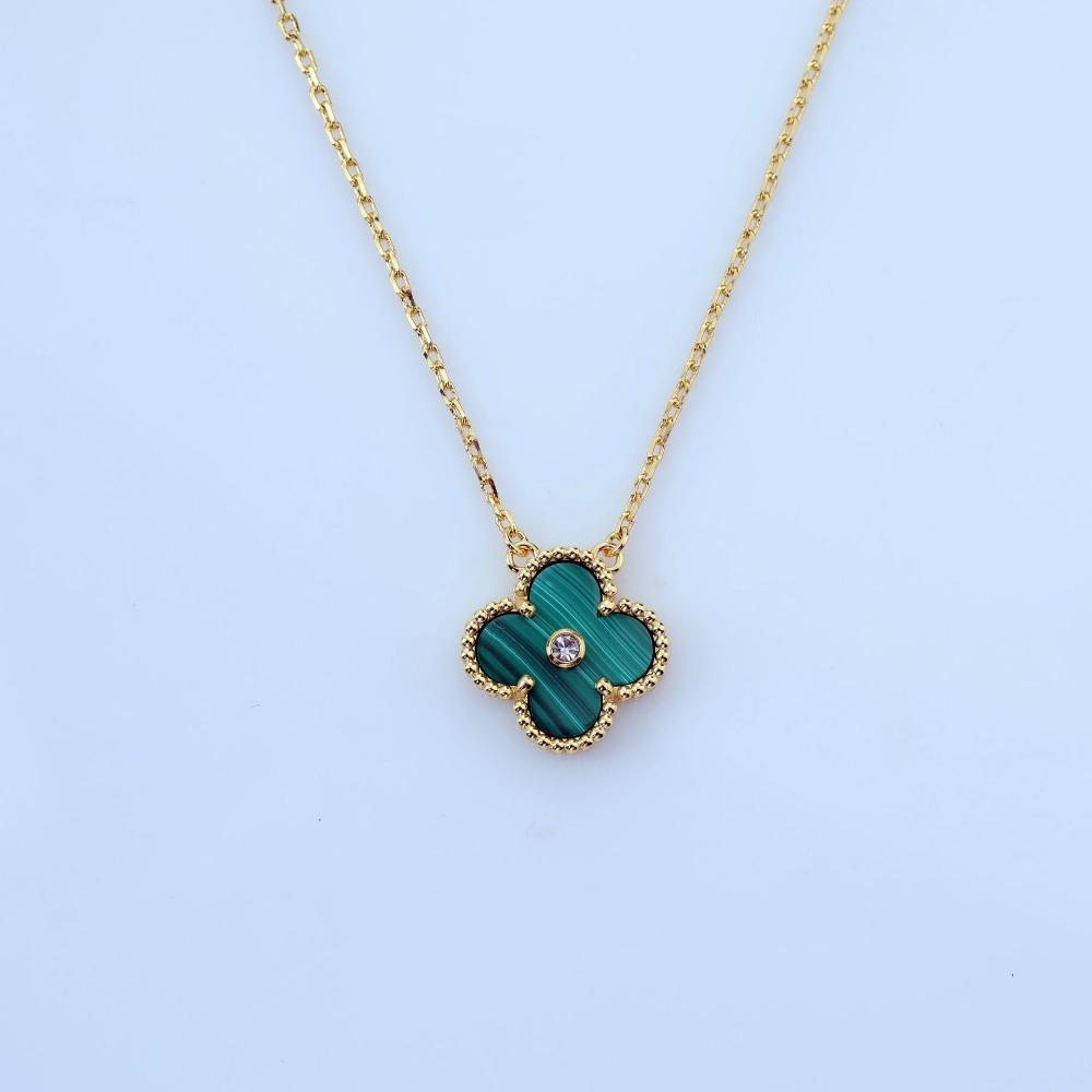 Four-leaf Clover Necklace Fashion Luxury Agate Chalcedony Women's Clavicle Chain Pendant