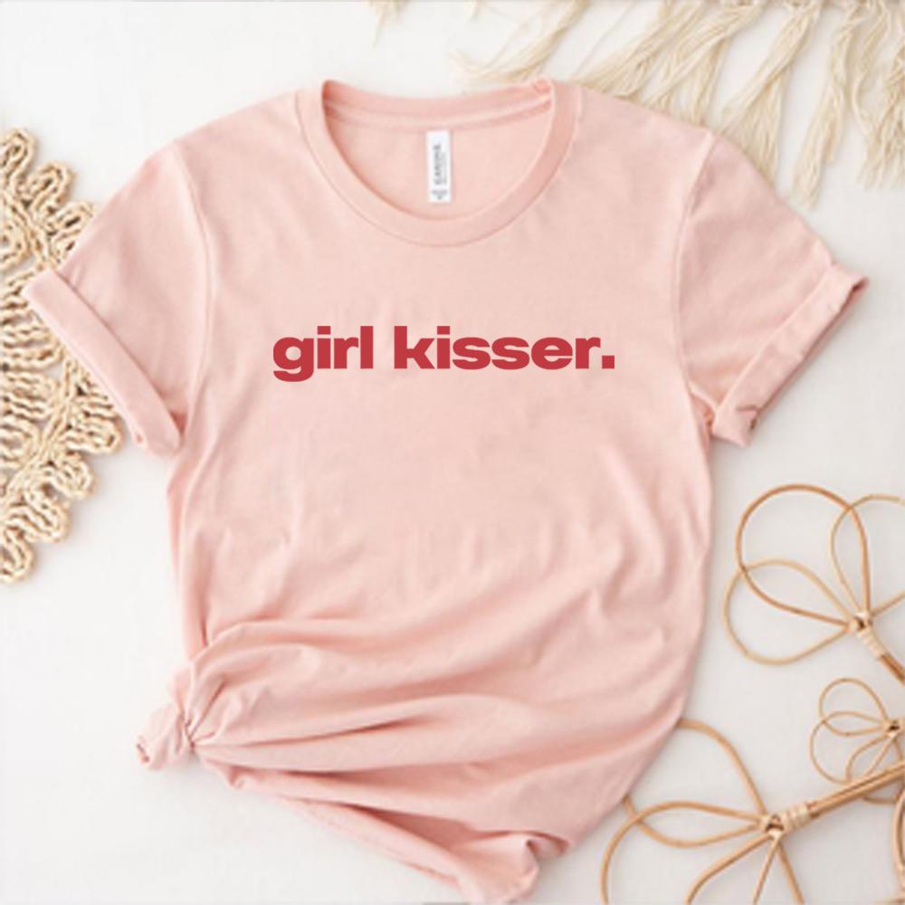 Lesbian Girl Kisser Pride LGBTQ WLW Pansexual Bisexual T-Shirt Y2k Shirt Streetwear Retro Short Sleeves Shirts Unisex Casual Tops