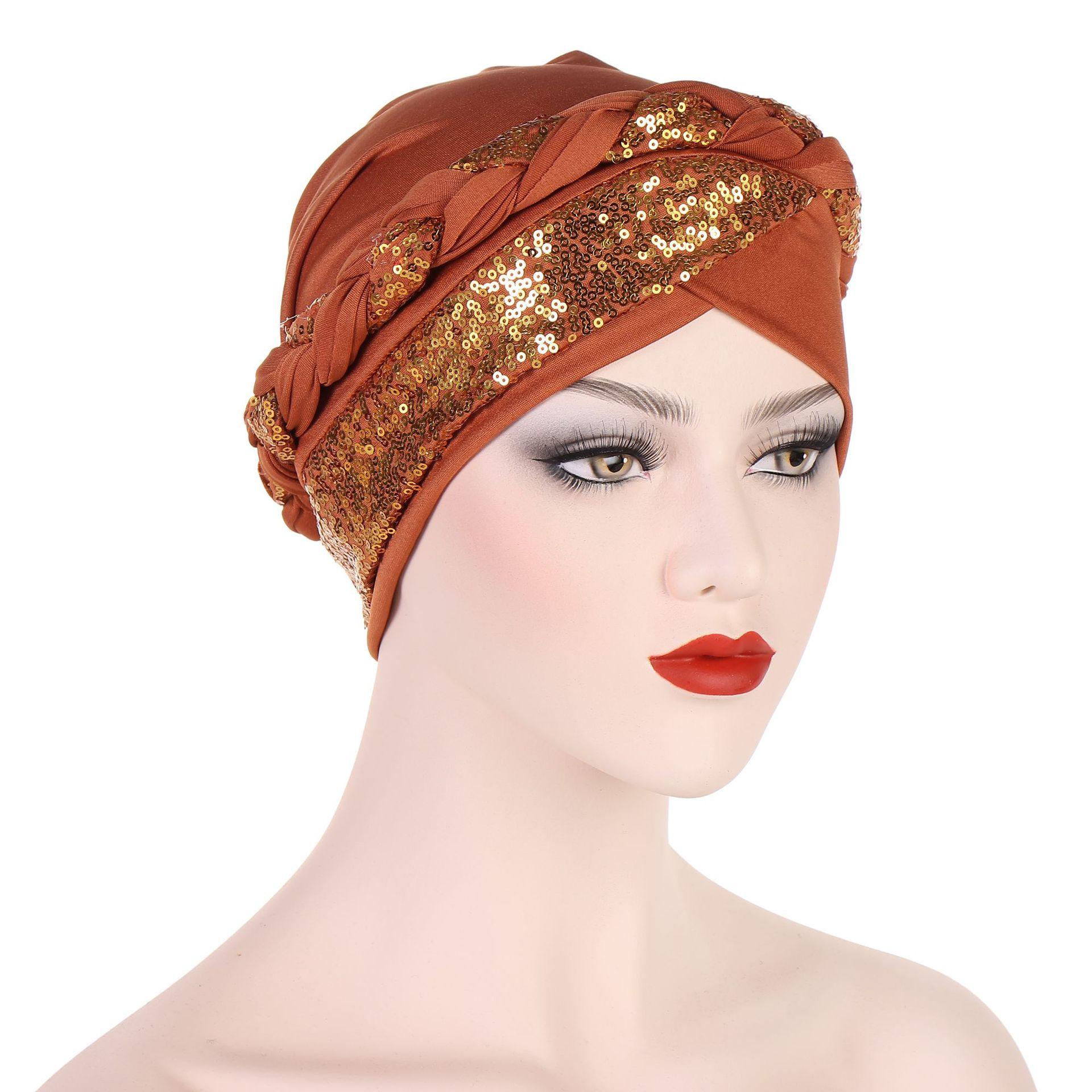 

Модная женская блестящая тюрбанная шляпа с блестками и косой светло-коричневого