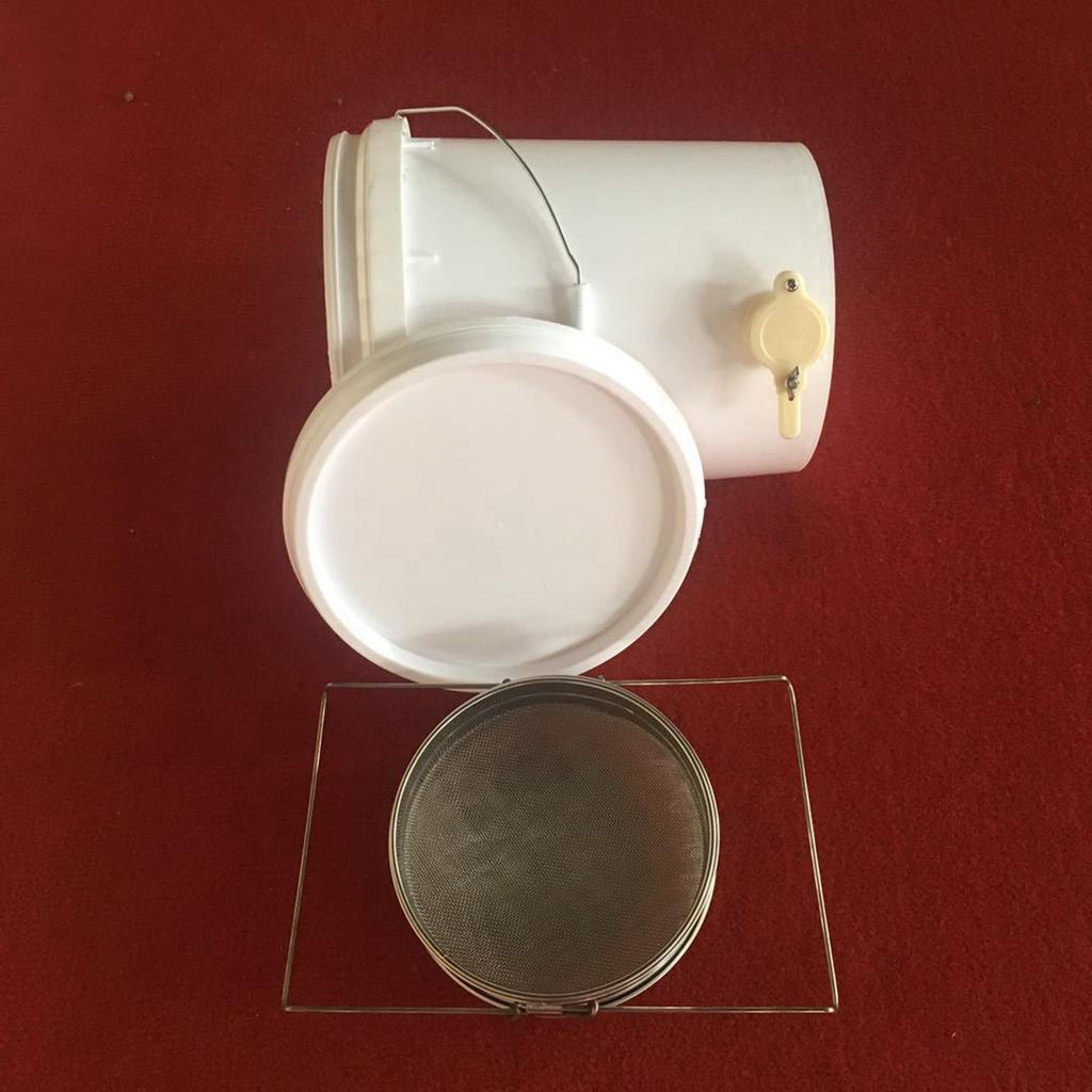Honey Bucket with Strainer Syrup Storage Soybean Oil Bucket Barrel Dispenser Honey Pail Tool Extractor Equipment Household Use