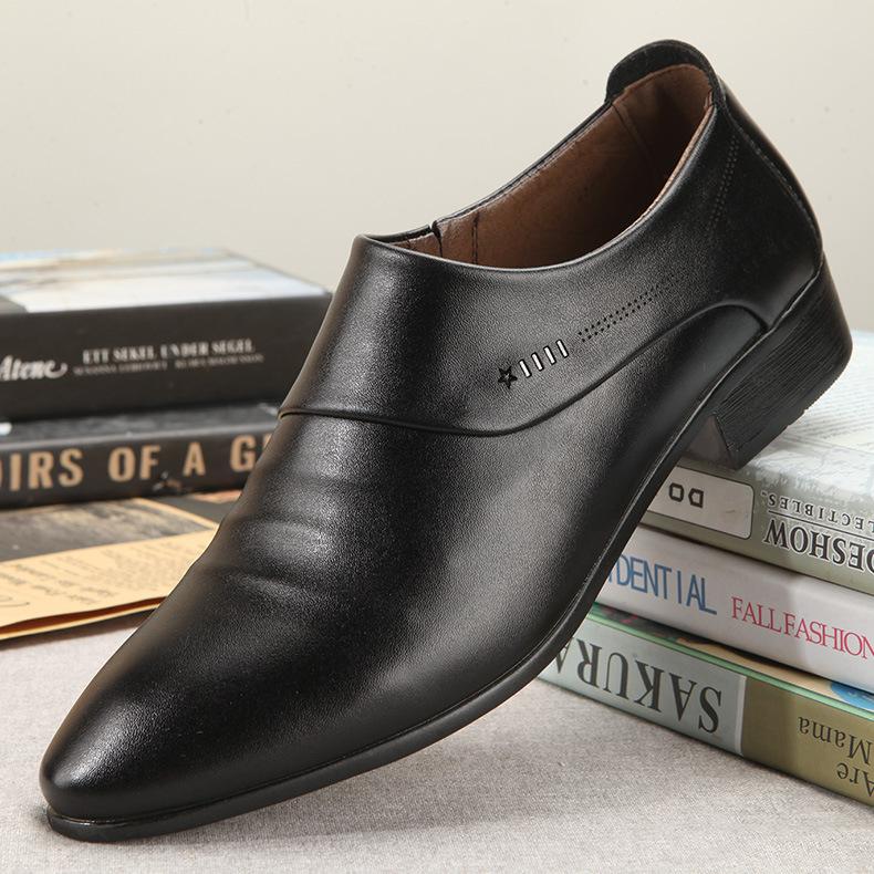 

Мода 2024 года, классические мужские туфли, кожаные туфли без застежек для мужчин, большие размеры, с острым носком, деловые, повседневные, мужские, официальная обувь для свадьбы 44 чёрный