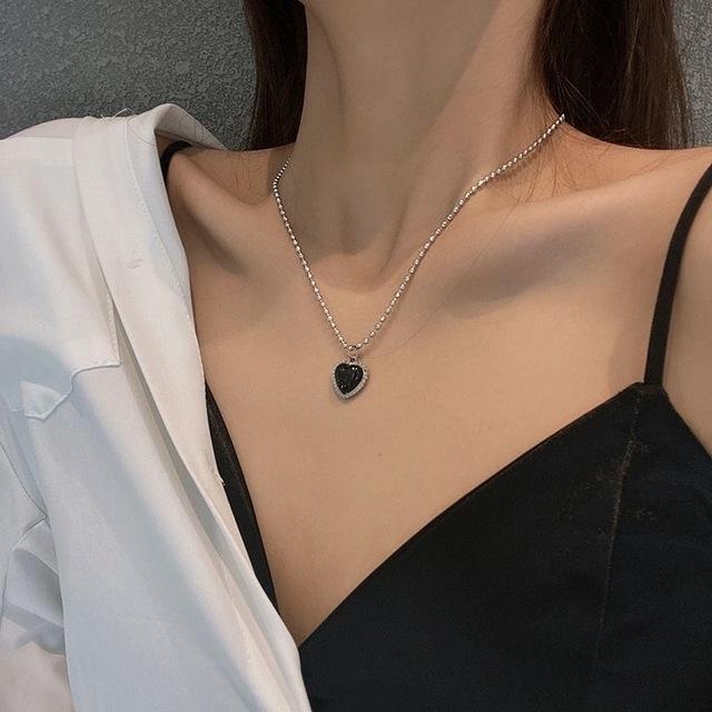 Y2K Pink Crystal Heart Pendant Necklace Women Sweet Cool Girl Punk Clavicle Chain Fashion Aesthetic Necklace Jewelry Gift 2026