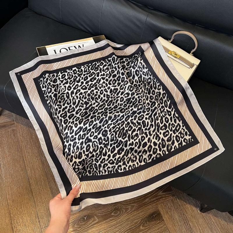 New 71 * 71cm Korean version small square scarf women's silk scarf spring and summer thin sunscreen scarf neck protection tied bag headband scarf