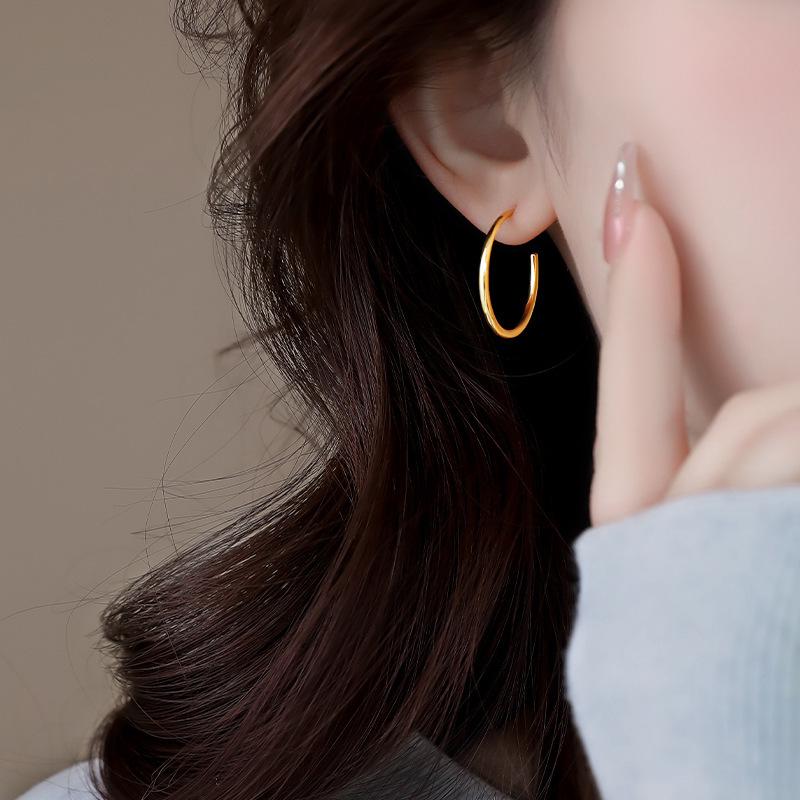 Damen 2026 Hochwertige Schlichte Creolen - Ohrstecker im leichten Luxusstil