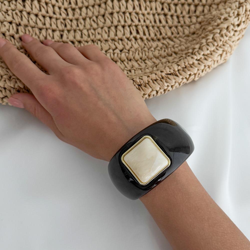 Bohemian Irregular Wide Bracelet Geometric Retro Hand Ring Unique Acrylic Bangle Gift