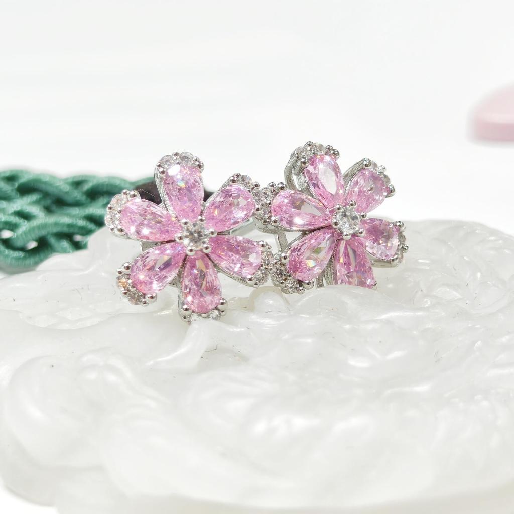 Koreanische Blütenblattförmige Schneeflocken Ohrstecker Set - Süßes, Cooles & Würziges Design