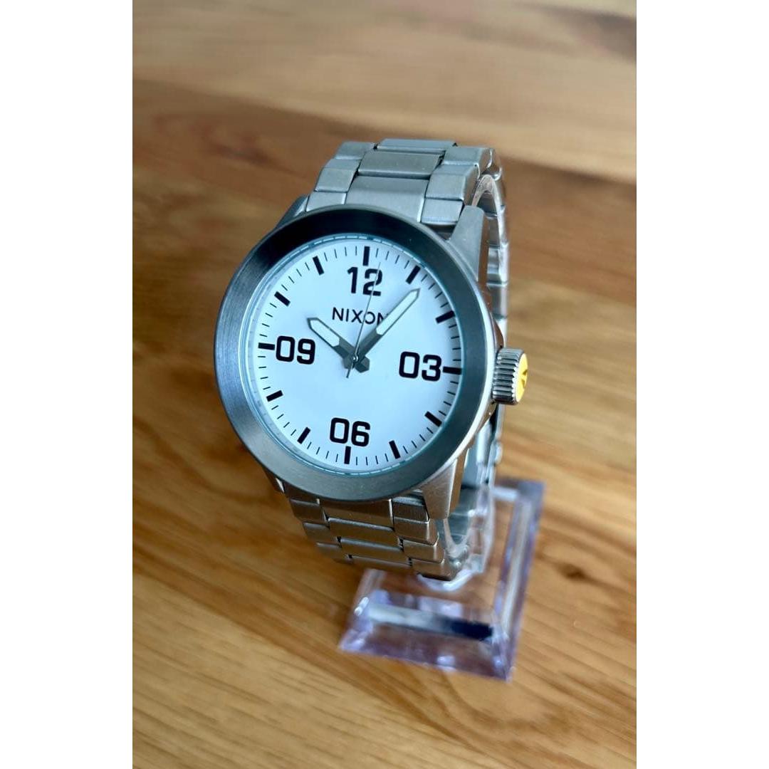 Used NIXON quartz watch body silver white dial