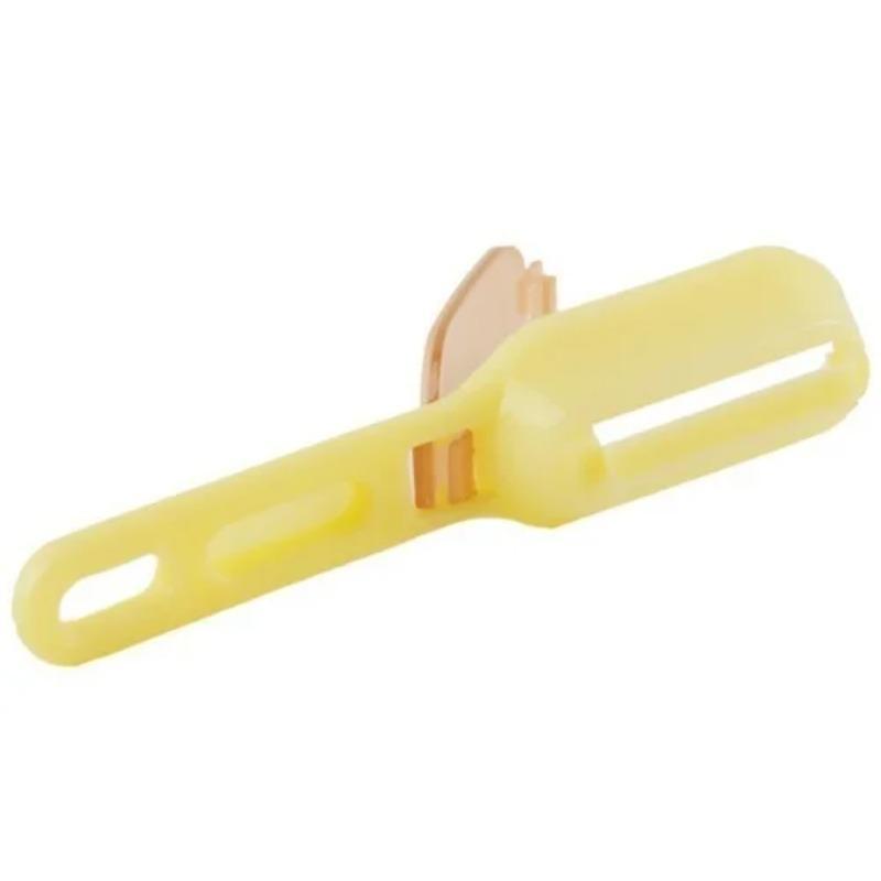 

Кухонные удобные инструменты Пластиковый инструмент для чистки рыбы Устройство для соскабливания чешуи Сталь для снятия кожи рыбы Шейвер Удаление Очиститель Средство для удаления накипи Random Color 1Pcs