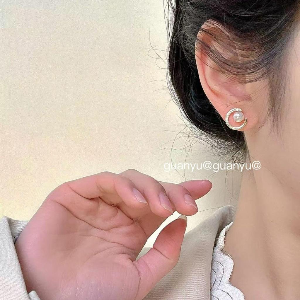 S925 Silver Needle Pearl Zircon Earrings: Fashionable, Simple, Lightweight, Luxurious & Versatile Design for Women