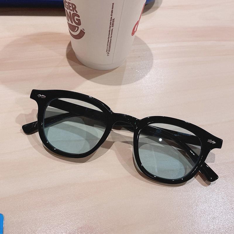 New Round Sunglasses Men Women Small Fashion Vintage High Quality Brand Designer Cat Eye Sun Glasses Hip Pop Black Blue Shadow
