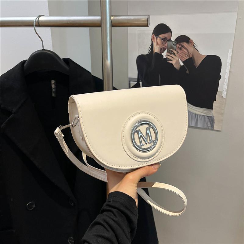 Spring New Women's Bag Niche Design Saddle Bag Premium Texture Shoulder Bag Letter Messenger Bag Tide