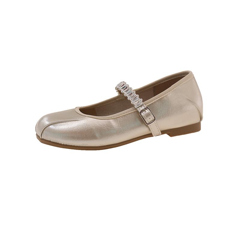 

Flat-bottomed ballet feng shui diamond small leather shoes for women 2025 autumn new shallow mouth with skirt French Mary Jane single shoes for women 40 шампанського