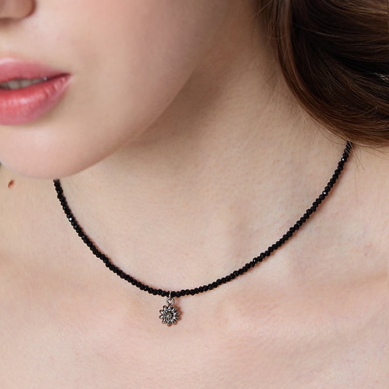 L’OMBRILLANT Fleur Vintage Bead Necklace