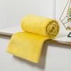 Coperta da Pisolino e Regalo in Flanella di Pile Corallo a Tinta Unita