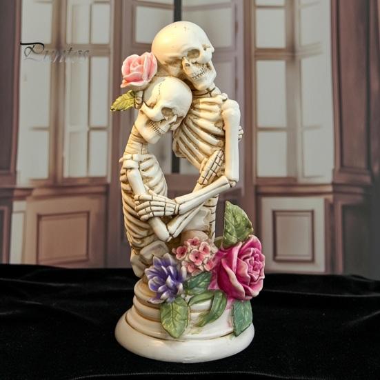 Halloween Table Ornaments Resin Hugging Skeleton Couple Figurine with Roses, Gothic Eternal Love Skull Art Sculpture Statue, Day of The Dead Romantic