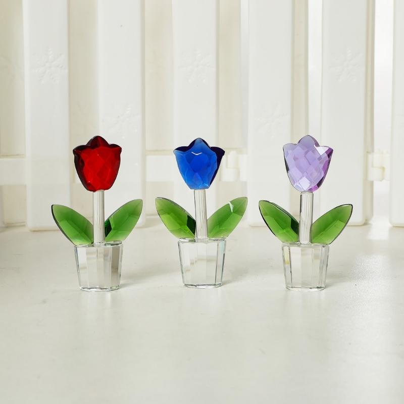 Captivating Crystal Tulips Sculpture Glass Miniature Flower Decorative Figurine Ornament for Valentines Day Gift Giving