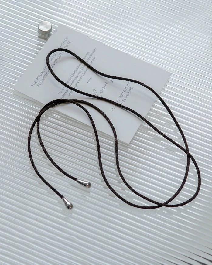 Adjustable Japanese-Style Choker: Versatile Collarbone Chain with Simple Design