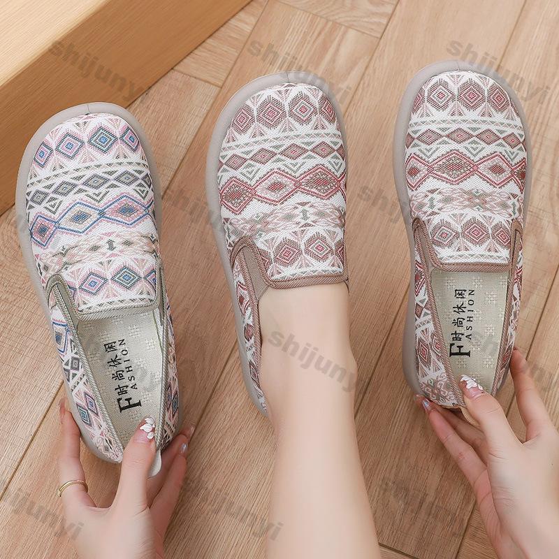 Women's Casual Shoes 2025 Summer New Mesh Breathable Comfortable Women Loafers Lightweight Soft Sole Non Slip Flat Shoes