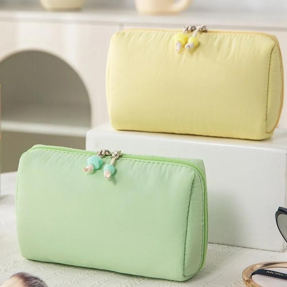 Large Capacity Makeup Storage Bag Portable Waterproof Nylon Lipstick Bag Multiple Colors Partitioned Macaron Color Toiletry Bag