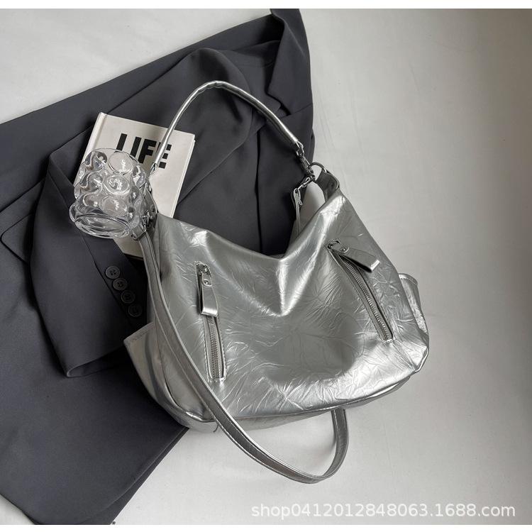 

Взрывная большая сумка под мышкой большой вместимости 2025 новая модная текстурированная сумка-мессенджер повседневная рабочая сумка-тоут на плечо серебряный