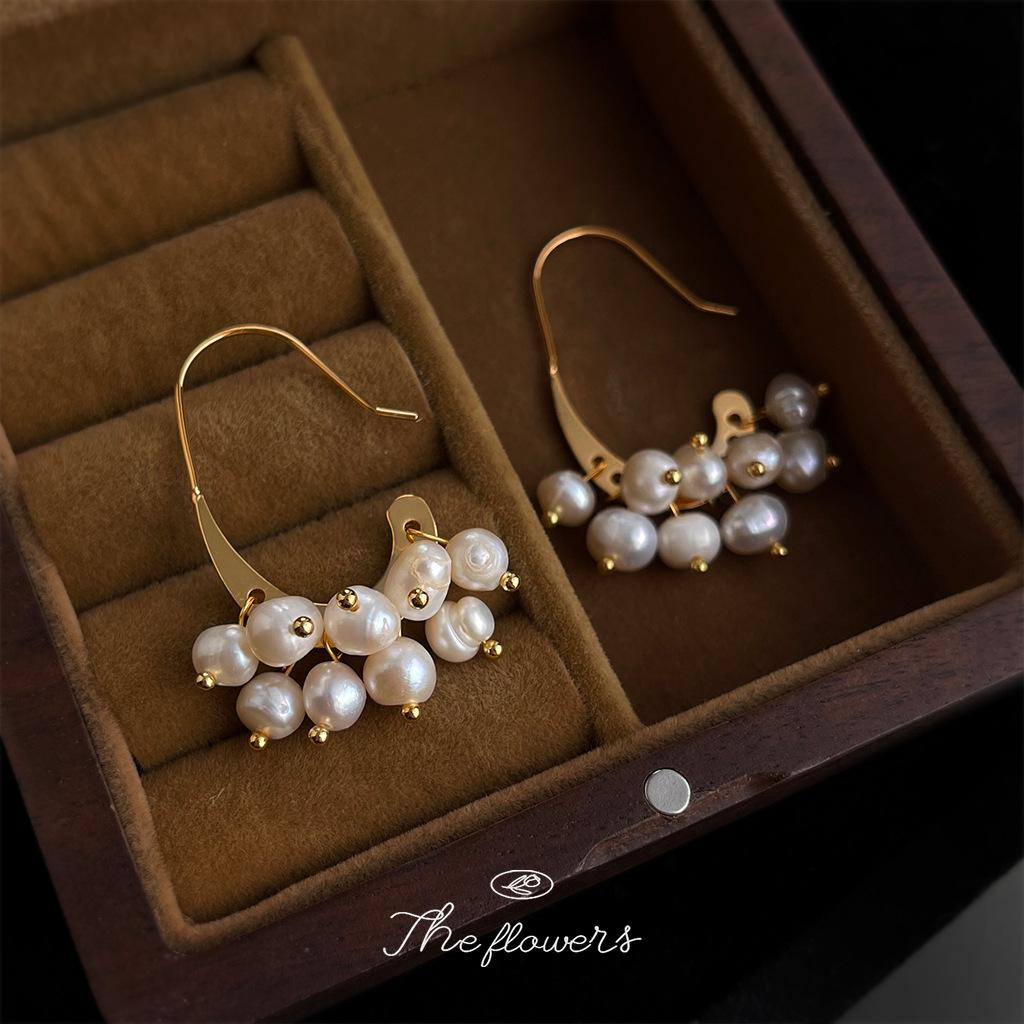 Natural freshwater pearl fashion light luxury handmade earrings scenic jewelry Yiwu earrings supply
