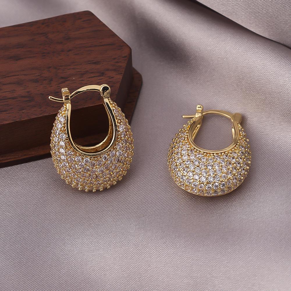 Cercei de lux în formă de U cu diamante: Elegant, Versatil și la Modă