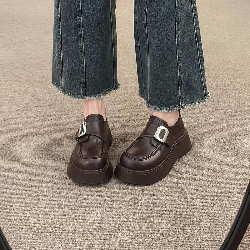 Loafers women's 2025 spring new retro brown Velcro single shoes platform heightening British style small leather shoes